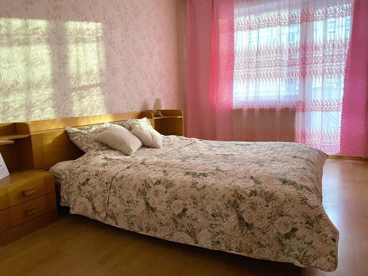 Spacious 3-Room Apartment & Parking Riga Extérieur photo