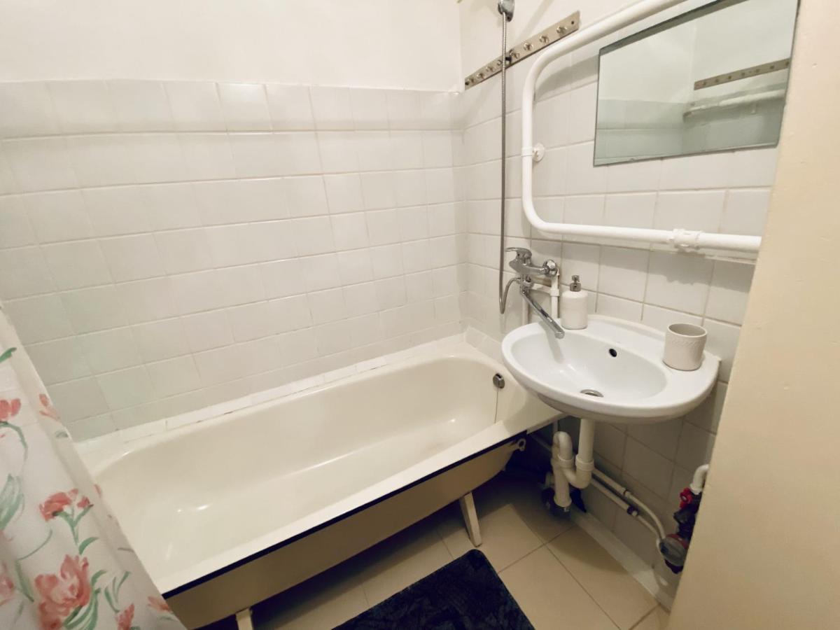Spacious 3-Room Apartment & Parking Riga Extérieur photo
